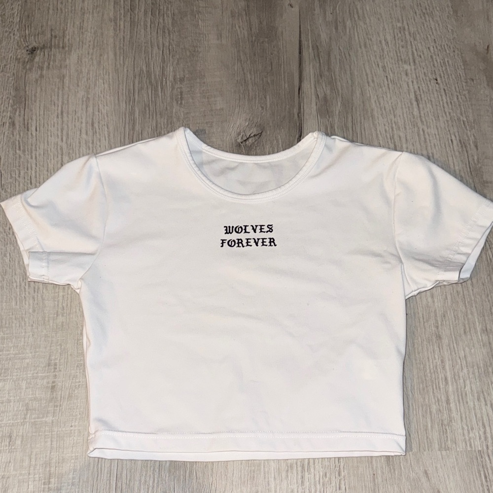 Darc Sport White Cropped T-Shirt with Wolves Forever Print